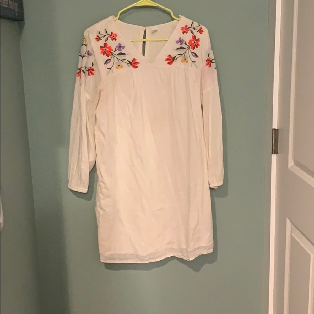 White long sleeve dress